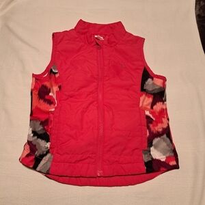 Gymboree Gymgo Medium or 7/8 athletic style vest, has 2 front side open pockets